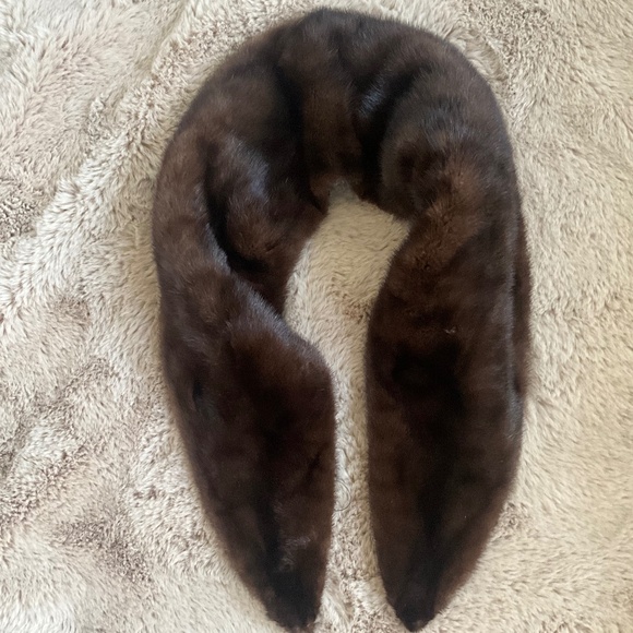 Beautiful Real Mink (Attachable) Collar - Picture 3 of 5